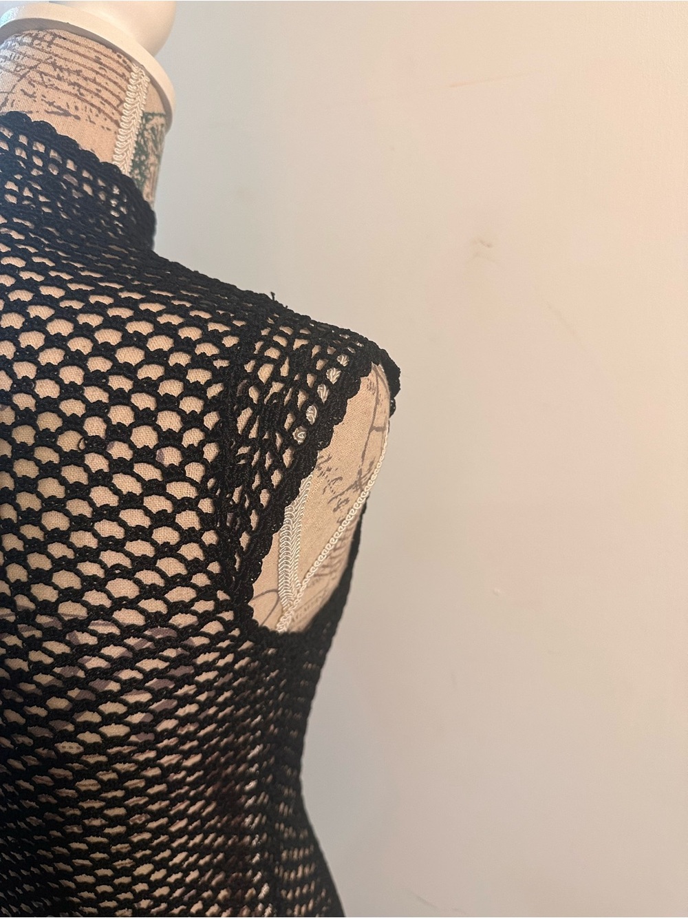 The Limited Black Crochet Handknit Sleeveless Top - Picture 8 of 12